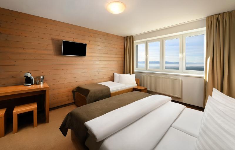  Dvojlôžková izba s výhľadom a prístelkou